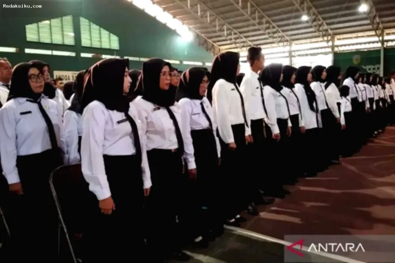 PPPK penuh waktu — Ilustrasi guru di dalam kelas sebagai perwakilan tenaga pengajar PPPK