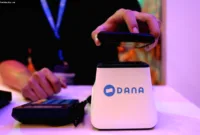 DANA Gunakan AI — Ilustrasi teknologi AI dan finansial digital untuk sistem penilaian kredit pinjaman online DANA