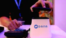 DANA memanfaatkan teknologi kecerdasan buatan untuk memperkuat sistem penilaian kredit pinjaman online bagi penggunanya.