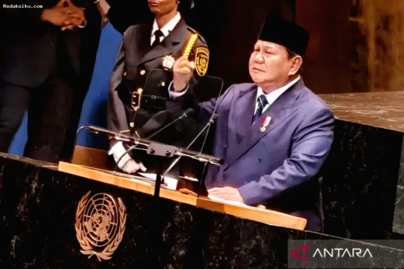 Golkar Diprediksi Tetap Dukung — Prabowo Subianto bersama tokoh Partai Golkar dalam sebuah agenda politik nasional terkait persiapan Pilpres 2029.