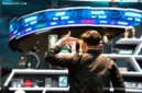 Perdagangan saham LQ45 di Bursa Efek Indonesia mencatatkan peningkatan volume transaksi dan aksi ambil untung pada 10 September 2026.