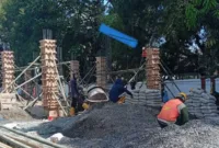 Wih Rp2 — “Wih! Hebat? Rp2,2 Miliar, K3 Proyek Kejaksaan Barru Ada Apa, Ya?” Foto: Redaksiku.com