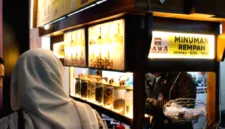 Minuman rempah Dawa berkembang pesat dari usaha gerobak hingga memiliki ratusan outlet di berbagai wilayah.