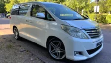 Toyota Alphard G tahun 2012 kini menjadi pilihan MPV premium bekas yang lebih terjangkau.