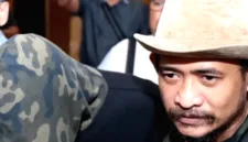 Axel Matthew Thomas dan Cicilia Golda Bathulla melangsungkan pernikahan secara privat yang dihadiri keluarga terdekat.