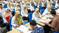 Sebanyak 230.000 guru PPPK paruh waktu dijadwalkan beralih menjadi penuh waktu pada tahun 2027.
