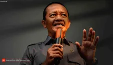 Menteri ESDM Bahlil Lahadalia menindaklanjuti instruksi Presiden Prabowo untuk mengonversi batu bara menjadi BBM.