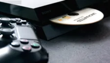 Kelangkaan komponen optical drive mengancam masa depan dukungan disc drive eksternal pada konsol game generasi berikutnya.