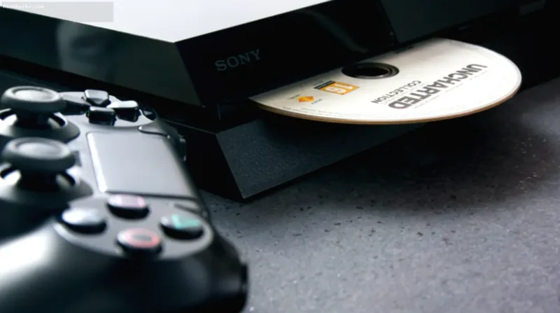 Kelangkaan Disc Drive — Konsol game next-gen menghadap ancaman kelangkaan komponen optical drive untuk disc drive eksternal.