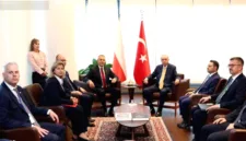 Presiden Turki Recep Tayyip Erdogan melakukan pertemuan bilateral dengan Presiden Polandia Karol Nawrocki di sela-sela Sidang Umum PBB.