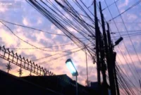 Target Pramono Anung — Gubernur Pramono Anung menargetkan pemindahan 6.500 km kabel udara semrawut ke bawah tanah di Jakarta dalam lima tahun.