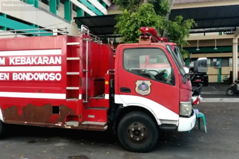 Damkar Bondowoso — Kantor Dinas Pemadam Kebakaran Bondowoso yang mengalami krisis armada kendaraan operasional.