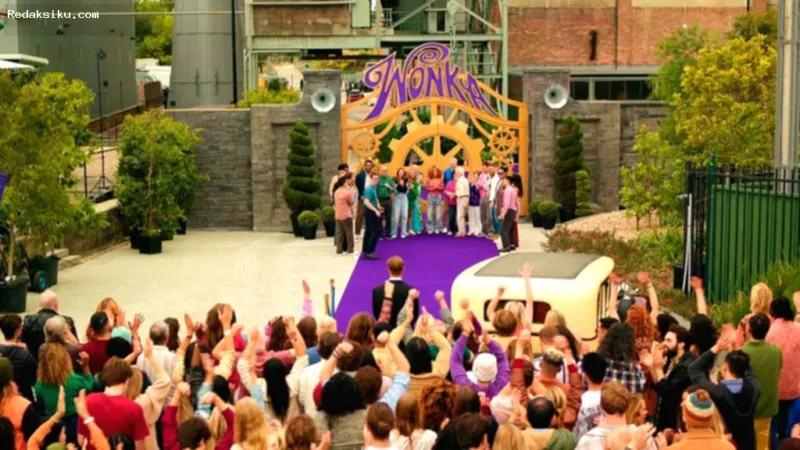 Ulasan Wonka’s Golden — Dua belas peserta kompetisi realitas Wonka’s The Golden Ticket berada di dalam set pabrik cokelat yang imersif.