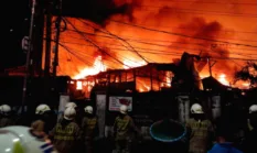 Kebakaran di Kebayoran Lama, 128 Damkar Dikerahkan