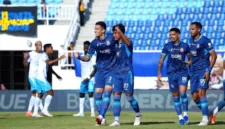 Pelatih Arema FC Marcos Santos menekankan pentingnya kerendahan hati kepada para pemain menjelang laga melawan PSM Makassar.