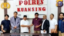 Polda Sitanggang dan Datuk Darwis resmi berdamai dalam proses mediasi di Mapolres Kuantan Singingi.