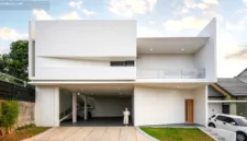 Desain interior rumah mengusung konsep Japandi minimalis serba putih yang estetik dan lapang.