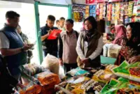 Harga Stok Beras — Satgas Pangan Kabupaten Bojonegoro melakukan inspeksi harga dan stok beras di pasar.