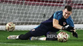 Barcelona rekrut kiper timnas Kroasia Dominik Livakovic dari Fenerbahce