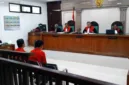 Dua sopir truk divonis 15 bulan penjara karena terbukti membawa 10 ribu liter minyak ilegal menuju Lampung.