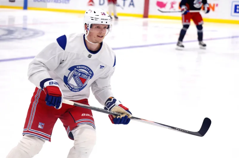 Pavel Dorofeyev saat menjalani sesi latihan bersama tim New York Rangers