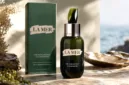 La Mer The Concentrate merupakan serum mewah yang dirancang untuk memperkuat skin barrier dan menenangkan kulit sensitif.