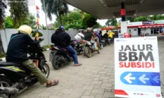 Aturan Baru BBM Subsidi Bahlil untuk Atasi Antrean SPBU
