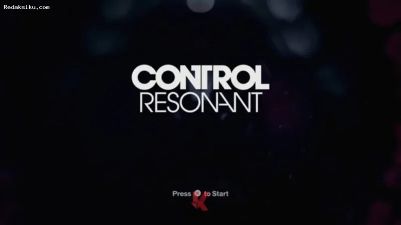 Karakter utama dalam game CONTROL Resonant dengan latar belakang lingkungan supranatural yang misterius