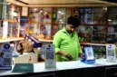 Sistem pembayaran QR melalui UPI kini menjadi kebiasaan harian di India meski menghadapi kekhawatiran aturan baru.