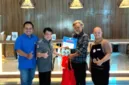 Alfaland Group menggelar perayaan Hari Pelanggan Nasional 2026 dengan melibatkan jajaran direksi untuk melayani tamu secara langsung di berbagai unit bisnis.