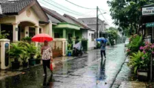 BMKG merilis prakiraan cuaca di Sumatra Selatan dengan potensi hujan di 11 daerah pada 24 September 2026.