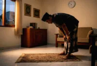 Jadwal Sholat Palembang — Ilustrasi orang sedang menunaikan ibadah sholat di dalam masjid dengan suasana tenang