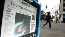 Sebuah ruang redaksi di California mengganti puluhan reporter dengan sistem kecerdasan buatan untuk memproduksi berita.
