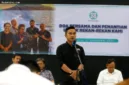 Tim SAR mengevakuasi salah satu jasad ABK speedboat Arupadhatu I setelah 16 hari pencarian di Selat Sunda.