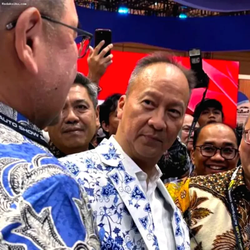 insentif motor listrik 2026 — Ilustrasi motor listrik dan dokumen petunjuk teknis dari Kementerian Perindustrian.