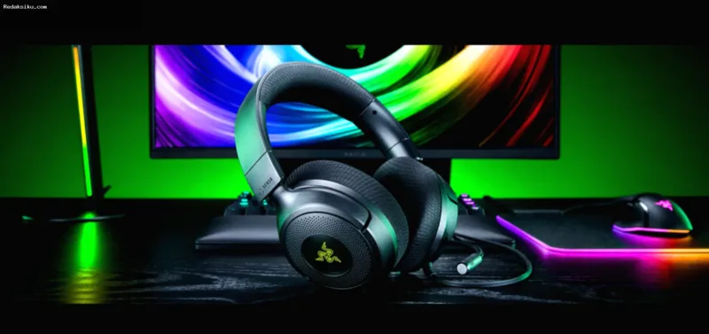 Headset gaming Razer Kraken V4 X Sensa HD Haptics Edition dengan teknologi haptic feedback.