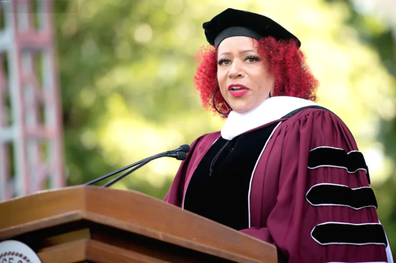 Nikole Hannah-Jones saat menyampaikan refleksi mengenai pelajaran parenting putrinya.