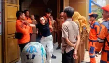 Garis polisi terpasang di lokasi penusukan ASN di Kelurahan Sukadana, OKI.