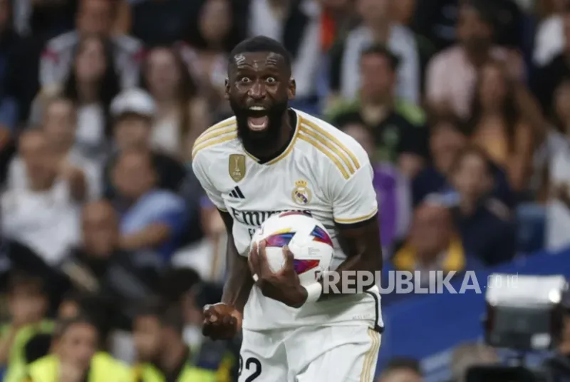 Antonio Rudiger saat membela tim nasional Jerman di lapangan hijau