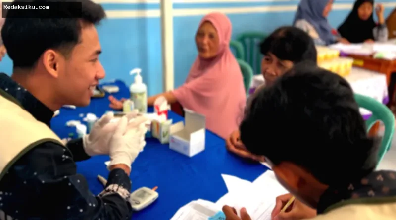 Posyandu Ambyaan Sumberdem — Warga mengikuti pemeriksaan kesehatan dan edukasi di Posyandu Ambyaan Desa Sumberdem.