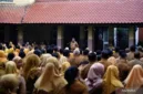 Pemerintah dan DPR RI sepakat mengangkat 240.000 guru PPPK paruh waktu menjadi penuh waktu mulai Januari 2027 tanpa tes.