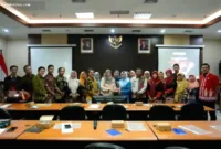 Perwakilan Dekranasda Bojonegoro dan Universitas Brawijaya saat melakukan pertemuan kerja sama pengembangan UMKM.
