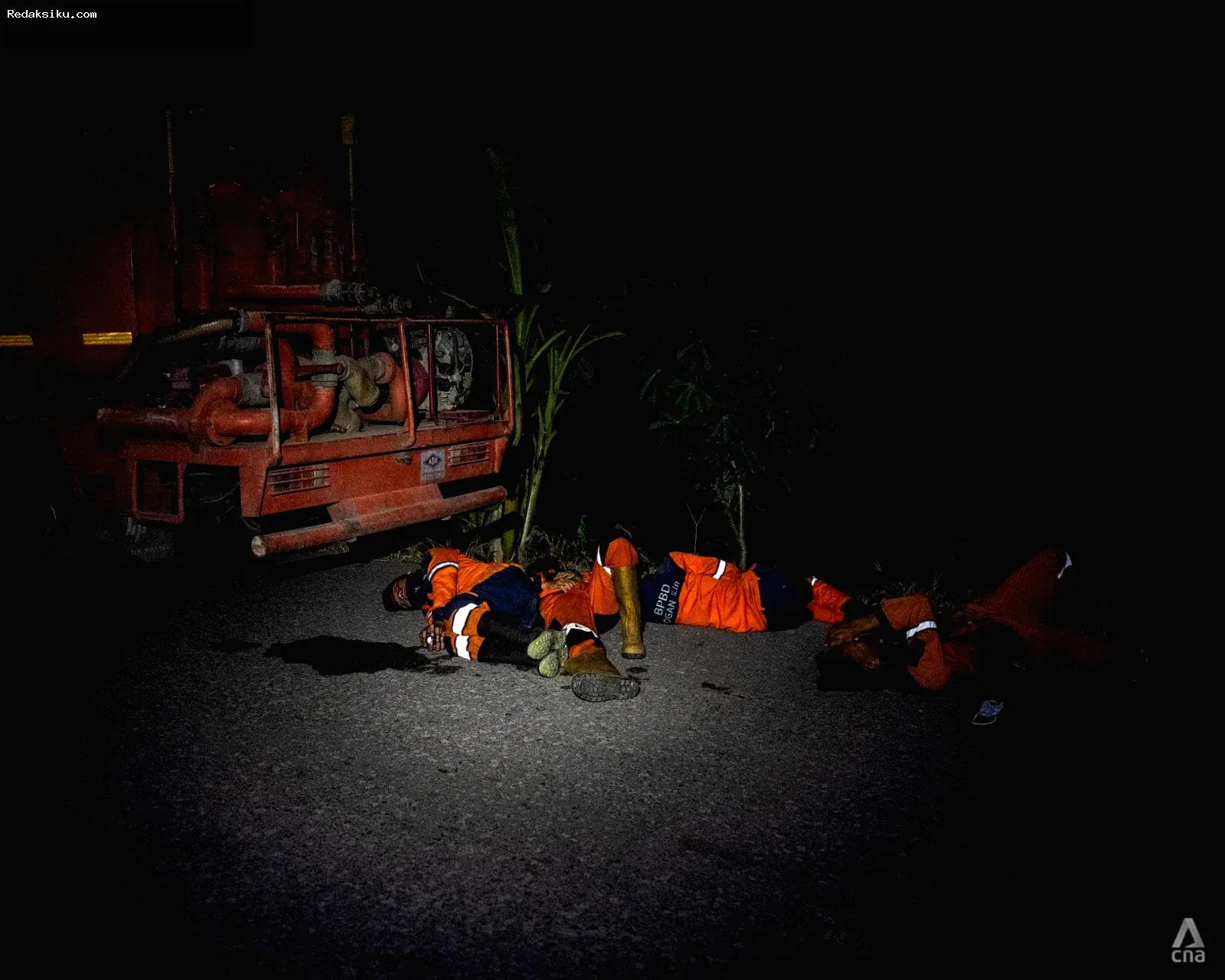 Perjuangan Petugas di Garis Depan Karhutla Sumatra