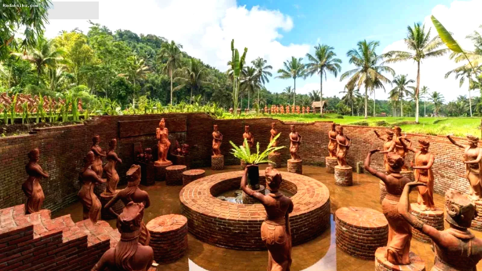 Taman Gandrung Terakota Banyuwangi Taman Gandrung Terakota Banyuwangi