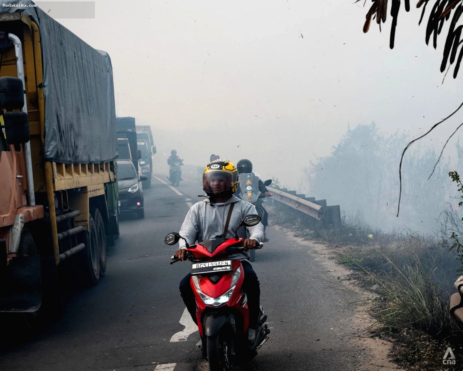 Perjuangan Petugas di Garis Depan Karhutla Sumatra