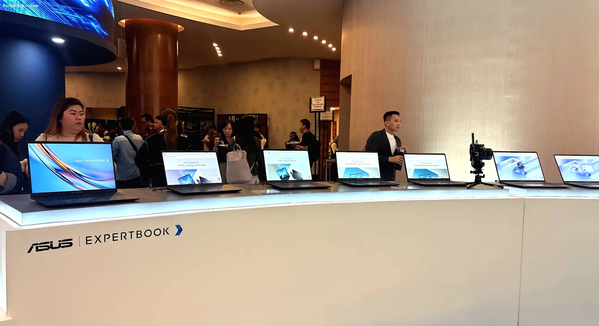 ASUS ExpertBook Ultra, Laptop yang Bisa Gantikan Headset dalam Meeting Online ASUS ExpertBook Ultra, Laptop yang Bisa Gantikan Headset dalam Meeting Online