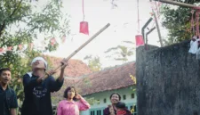 Kementerian PU membangun sumur bor di Desa Slangit, Cirebon, guna mengatasi krisis air bersih saat kemarau.