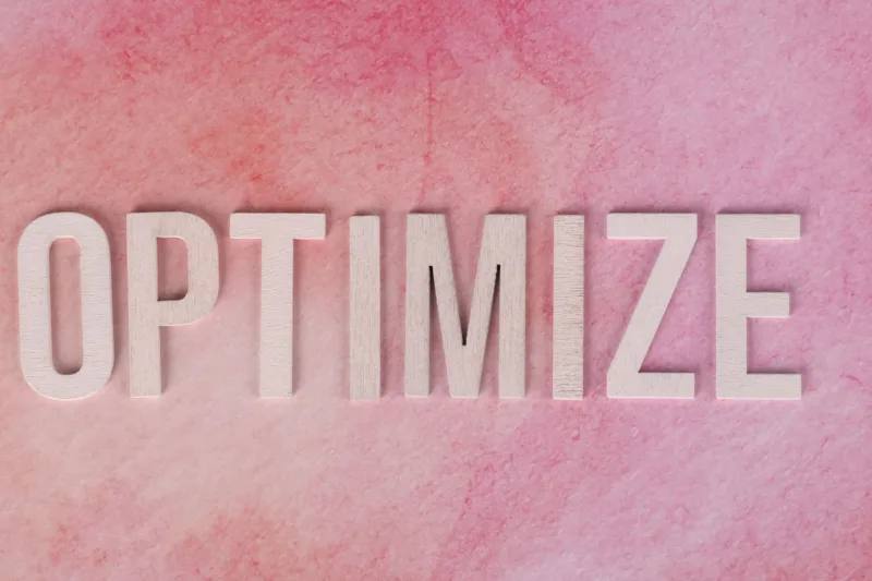Ilustrasi kesalahan over-optimization dalam local SEO yang dapat menurunkan peringkat pencarian bisnis.