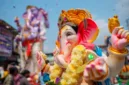 Seorang wanita tewas setelah terjatuh ke dalam panci berisi cairan panas saat acara Ganesh di Andhra.