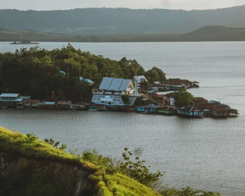 Wali Kota Jayapura Abisai Rollo mengimbau warga korban kebakaran Dok 5 agar bersabar membangun rumah.